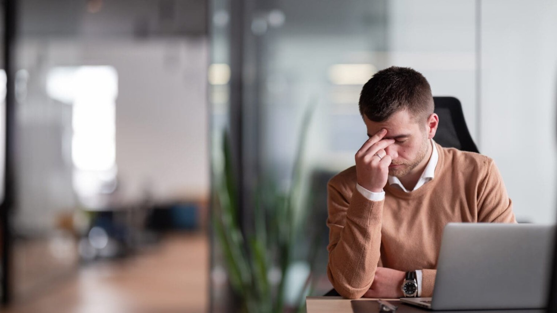 Can Eye Masks Help With Migraine-Related Eye Strain?